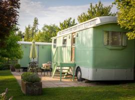 The Showman's Waggon, отель с парковкой в городе Хексем