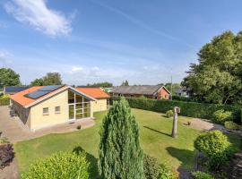 Casa Fyrrevænget, holiday home in Billund