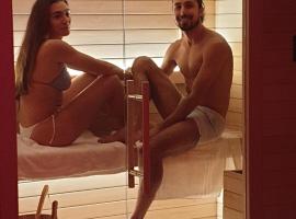 Accanto Alle Mura Rooms & Relax Spa, golfový hotel v destinaci Sirolo