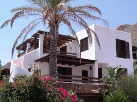 book now spacious 12p villa with communal pool, hotel sa Las Negras