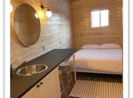 Our Cabin Bed & Breakfast, hotel perto de Aeroporto Yellowknife - YZF, 