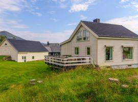 Beautiful Home In Stokmarknes With House A Panoramic View, holiday rental in Stokmarknes