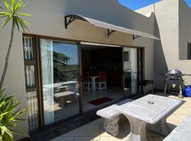 Glenvista Home with a View, hotel near Parking Thaba Ya Batswana Conference Centre, Johannesburg