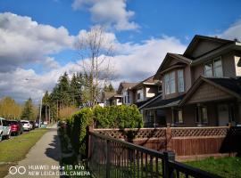 포트코퀴틀럼에 위치한 홀리데이 홈 Coquitlam center, 2 bedroom suite, walking to skytrain