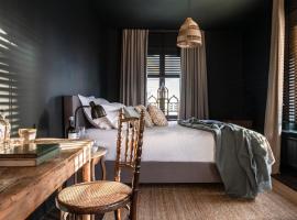 The Bank 1869 - Unique guestrooms in the historic center of Bruges, hotel in Brugge