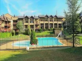 Preciosa casa con jardín y piscina