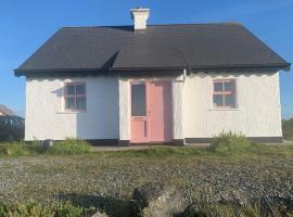Pink Cottage, vacation home in Ballyconneely