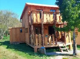 Cabane insolite TOUT CONFORT Chalet Gites Luzy Morvan Bourgogne
