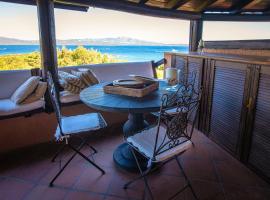 Splendido appartamento Vista Mare Porto Rotondo、ポルト・ロトンドのホテル