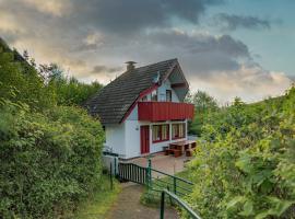 Ferienhaus 100 am See im Bergland, villa in Kirchheim