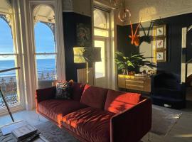 The Regency Studio - Stunning Seaview: Worthing şehrinde bir otel