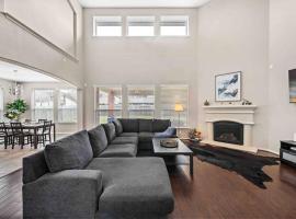 Houston House~Sleeps 16~Arcade Style Game Room, ξενοδοχείο σε Deer Park