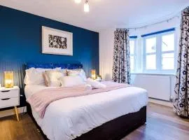 Luxury detached home in 168 Upton Grange