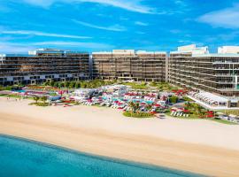 Th8 Palm Dubai Beach Resort, Vignette Collection by IHG, hotel v Dubaji