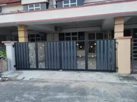 4 Bedroom House Indera Mahkota 8 Kuantan Homestay