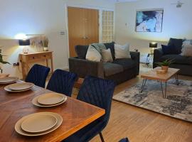 Spacious 2 Bed Perfect for City Centre & Bay, Pool, Gym, hotel perto de Techniquest, Cardiff