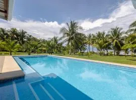 Salvatierra Beachfront Hotel