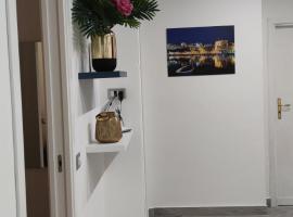 Casa Margherita, hotel in Torre Annunziata