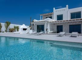 Super Luxury Mykonos Villa - Villa Saorsa - 5 Bedroom - Infinity Pool - Panoramic Sea Sunset Views, hotel con estacionamiento en Dexamenes