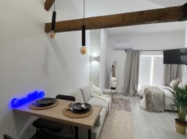 Suites Chic, מקום אירוח B&B בHerencia