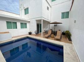 Casa boka con vista al mar y alberca, hotel in Boca del Río