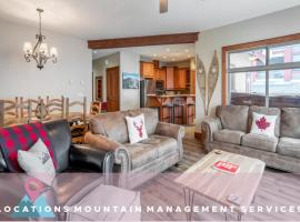 Mountain Time - Spacious w Private Hot Tub and an Amazing View, ξενοδοχείο σε Big White