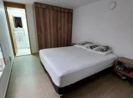 Alojamiento central a 15min aeropuerto Near Airport