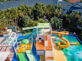 Family Suite in a Unique Resort - next to splash zone for kids and restaurant, resort a Gold Coast