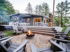 Catskill MNTN Escape 5 BR 3 bath Villa Hot Tub Fire Pit Best Group Stay
