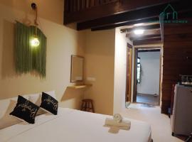 Heritage Private Room by RaymondHomes, hostel in George Town