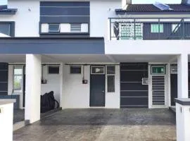 Townhouse, Kita Bayu, Cybersouth