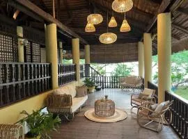 Balay Lucia- BalayByTheSea serene villa near Vigan