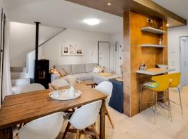 Riviera degli Ulivi - Terrace over the castle, hotel in Torri del Benaco