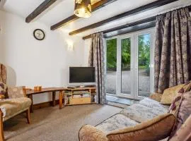 Pass the Keys Cosy 3 Bedroom Barn Conversion with pool