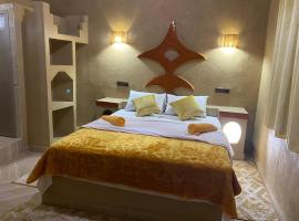 Sunny Place apartments, hotel in Merzouga