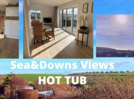 Spacious Studio Cabin with Sea/ Downs views Sole Use of HotTub in Seaford, hotel in Seaford