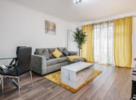 Lovely House in Dagenham / Barking with free parking, WiFi & Garden，達格納姆的飯店