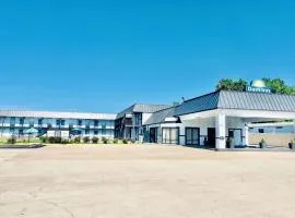 Days Inn by Wyndham Burleson Ft. Worth