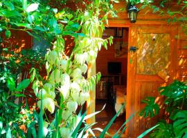 Le Portel des Arnaud Chambres d'Hôtes, hotel u gradu Durfort-et-Saint-Martin-de-Sossenac