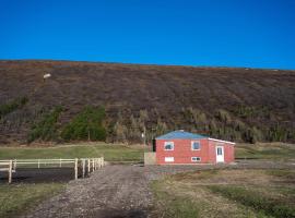 Sandhaugar Guesthouse, фермерский дом в городе Kiðagil