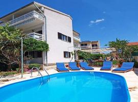 Apartments Zadro, hotel in Tribunj