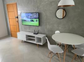 Apto térreo novo 2 Dorm - próximo ao Centro, hotel em Poços de Caldas