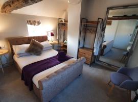 Holly Cottage, Hidden gem in the Yorkshire wolds, pet-friendly hotel in Welton
