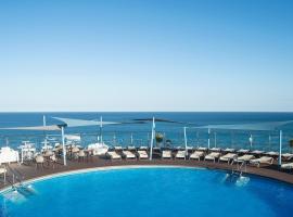 Hotel El Puerto by Pierre Vacances, hotell i Fuengirola