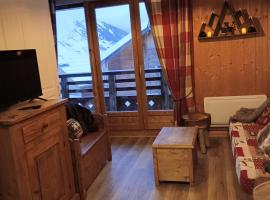 Appart. lumineux à St-Sorlin d'Arves (Sybelles)、サン・ソルラン・ダルヴのアパートメント