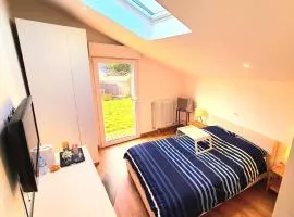 Chambre paisible chez l'habitant en rez de chaussée avec salle d'eau 10 min gare et centre ville