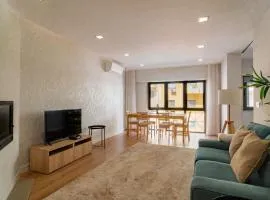 Modern 3 BDR Apartment by LovelyStay