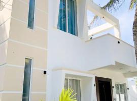 Ayona Beach Villa, hótel í Katuneriya