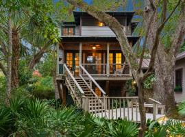 The Treehouse - 116 Florence Street, holiday rental in King City