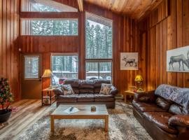 Escape to Ptarmigan Village 103, hotell i Whitefish